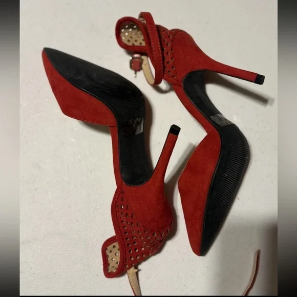 Lucky Brand Women's Pump.  Chili Pepper Suede Ankle Strap Stiletto Heel. Size 7 - Picture 5 of 6